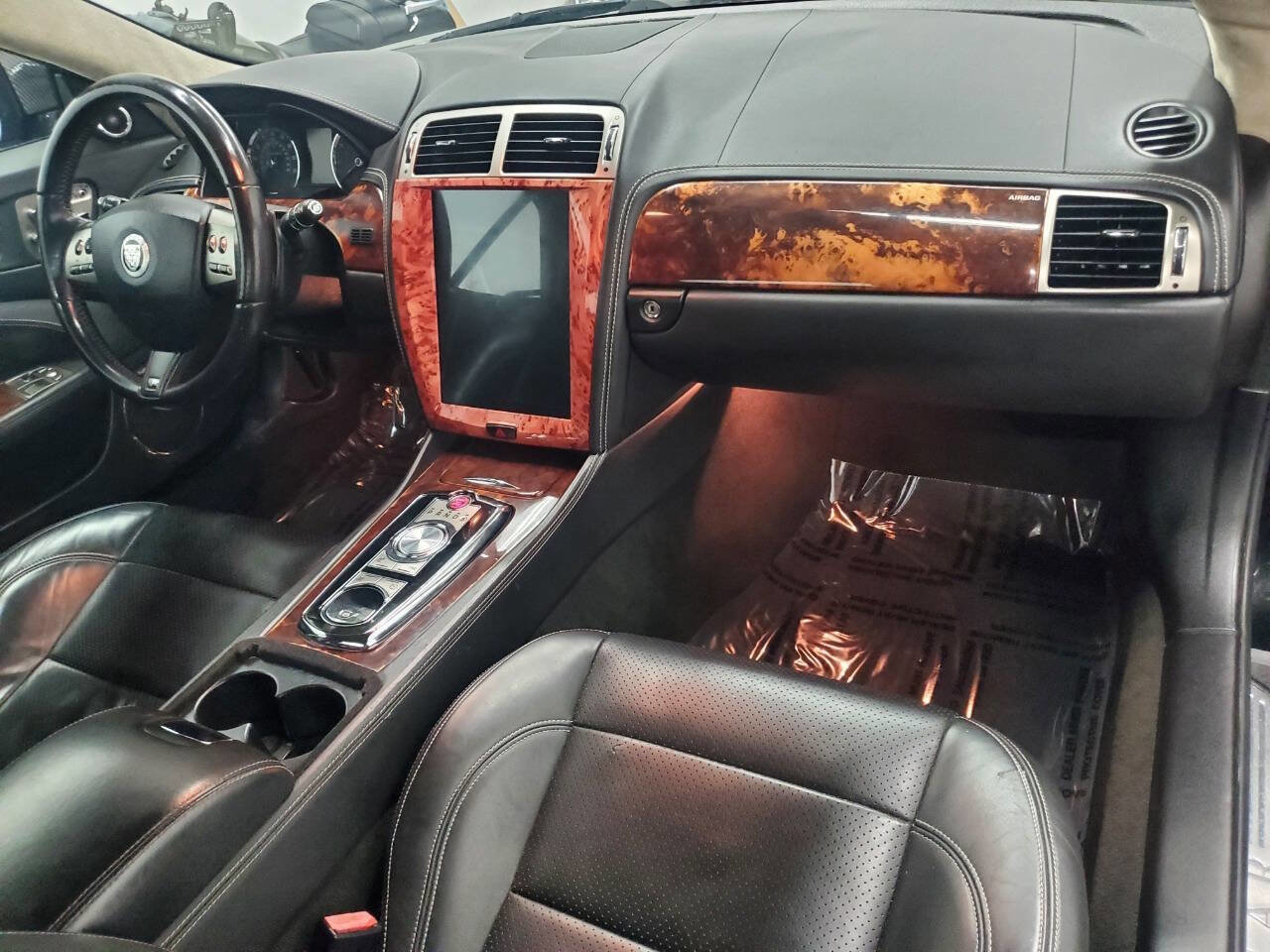 Used 2010 Jaguar XKR R image 11