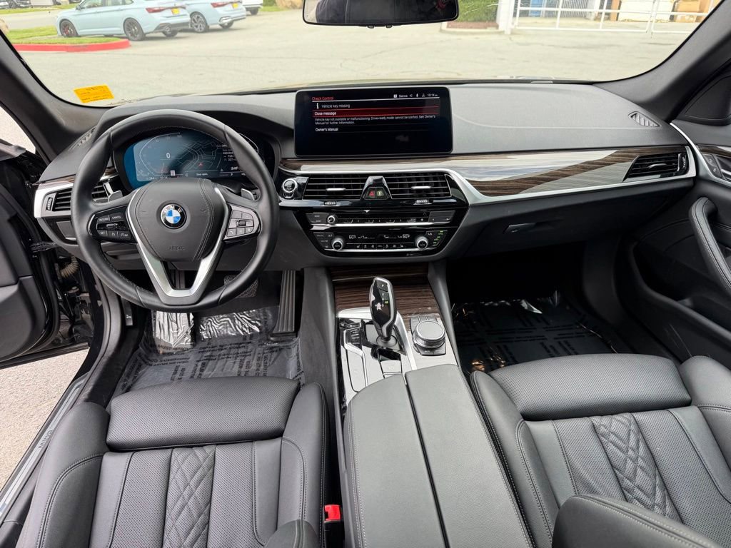 Used 2023 BMW 530i w/ Convenience Package RWD image 14