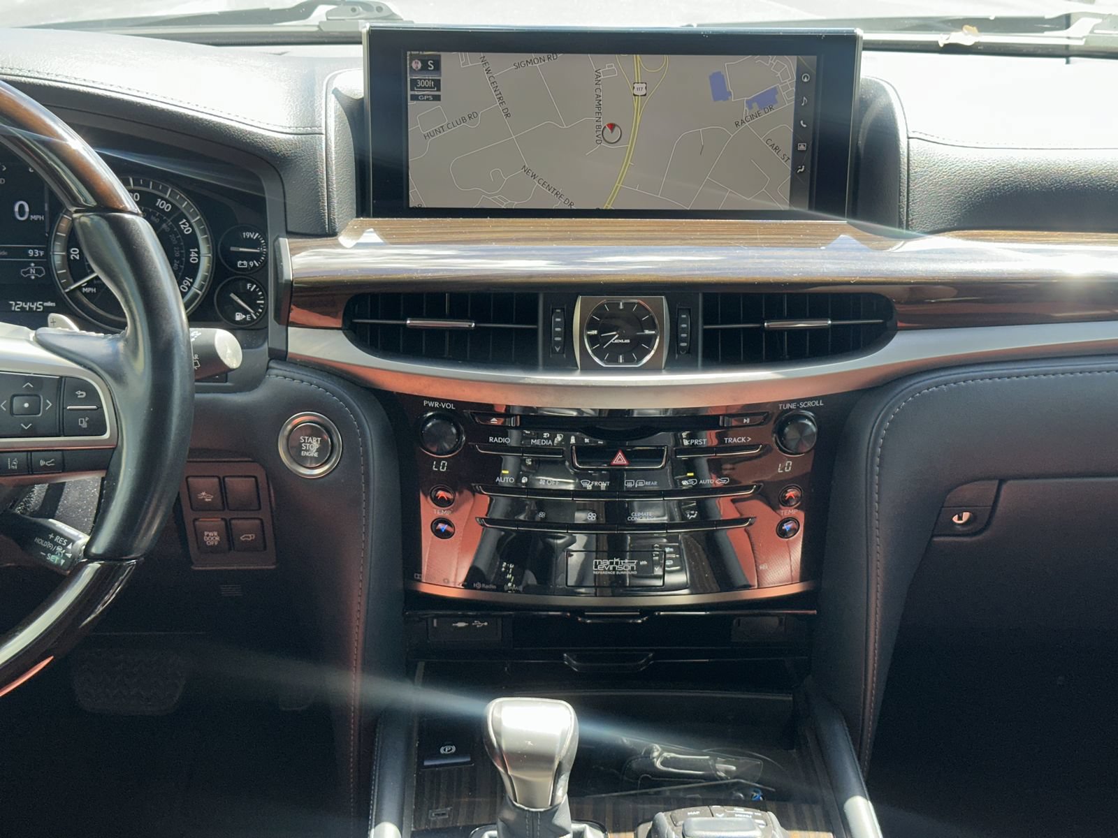 Used 2021 Lexus LX 570 4WD w/ Luxury Package image 25