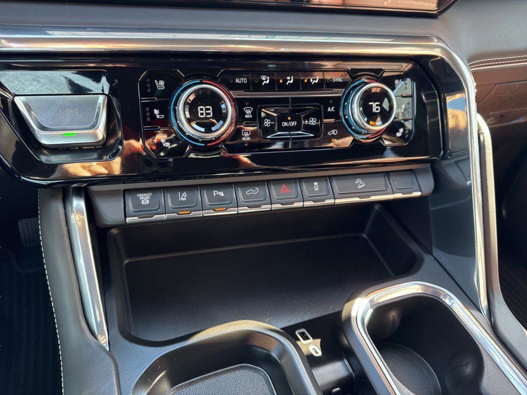 Used 2026 GMC Sierra 2500 Denali Ultimate w/ Max Trailering Package image 13