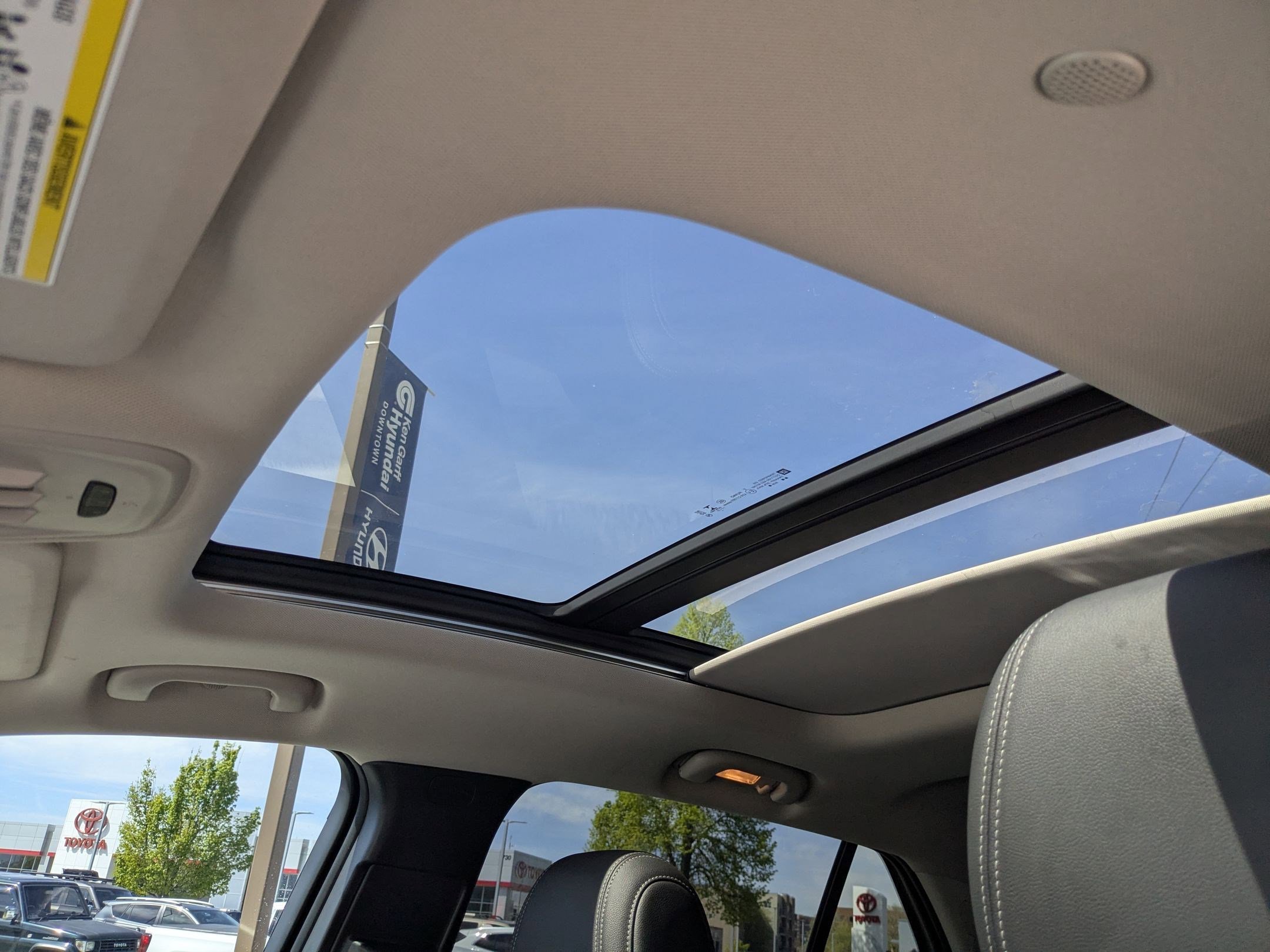 Used 2022 Buick Encore GX Essence w/ Experience Buick Package image 17