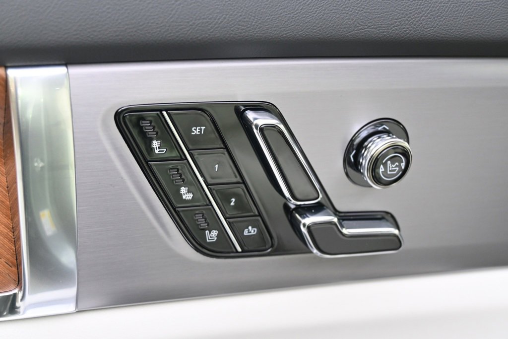 New 2026 Cadillac Vistiq Sport w/ LPO, Floor Liner Package image 14