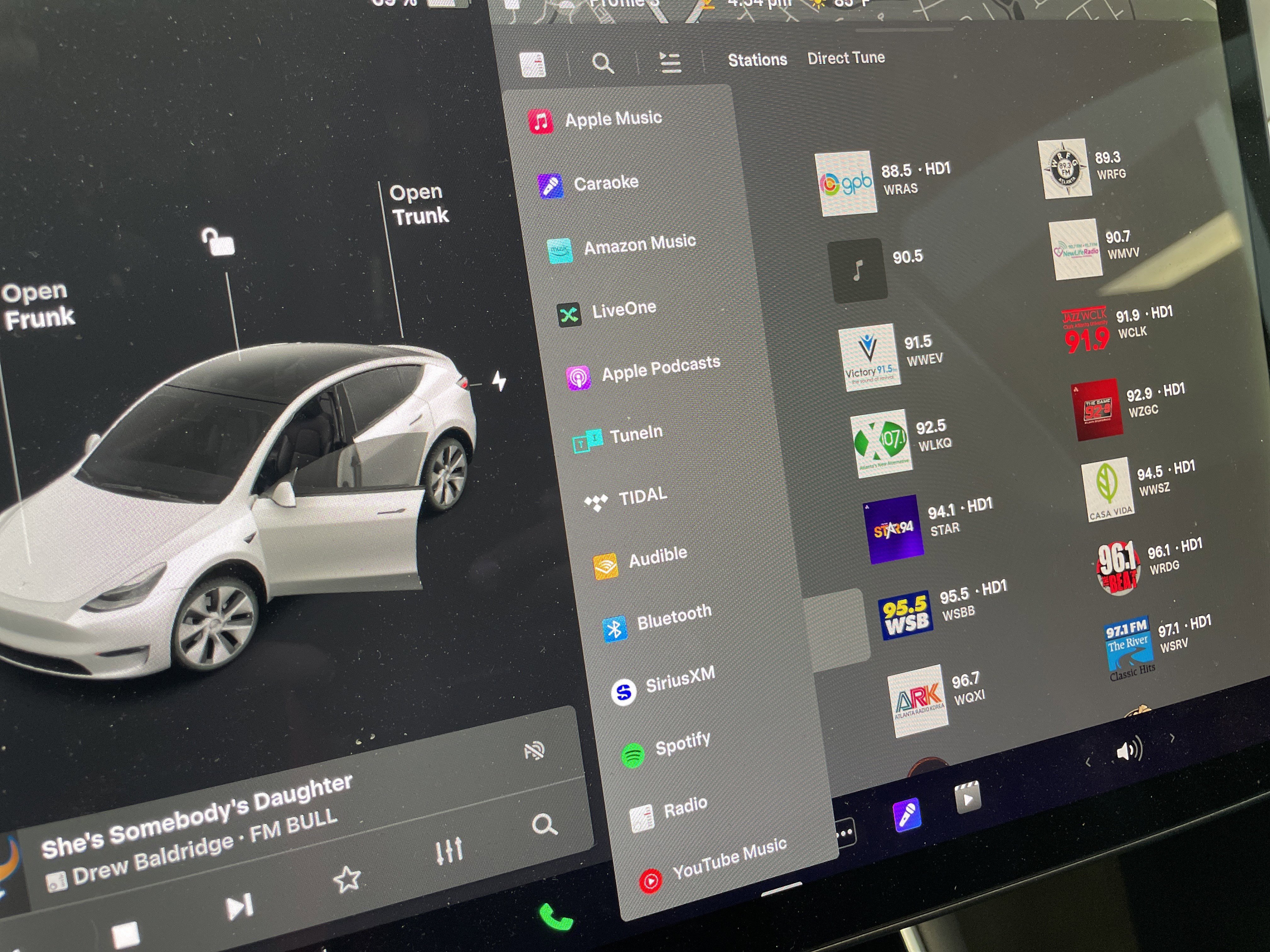 Used 2021 Tesla Model Y Long Range AWD/4WD image 26