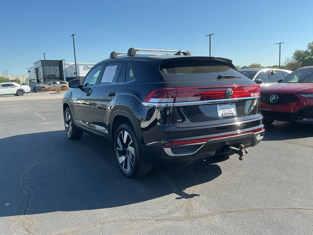 Used 2024 Volkswagen Atlas Cross Sport SE FWD image 3
