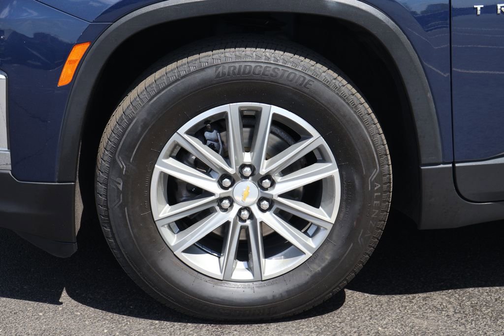 Used 2023 Chevrolet Traverse LT AWD/4WD image 12