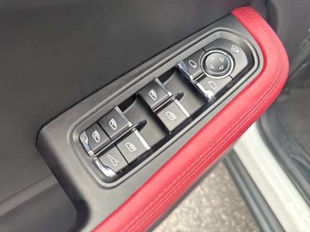 Used 2022 Porsche Macan AWD/4WD image 11