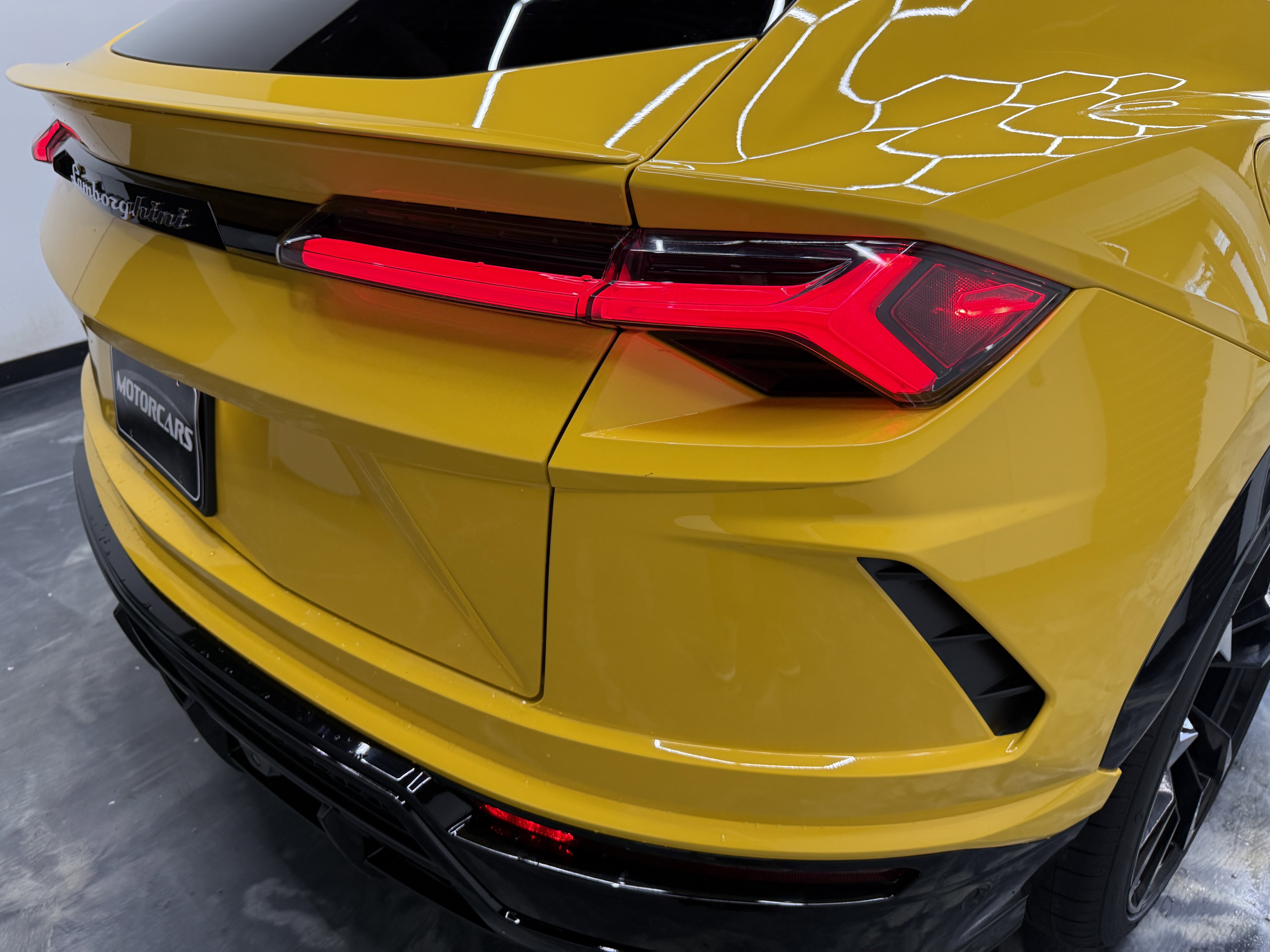 Used 2019 Lamborghini Urus AWD/4WD image 36