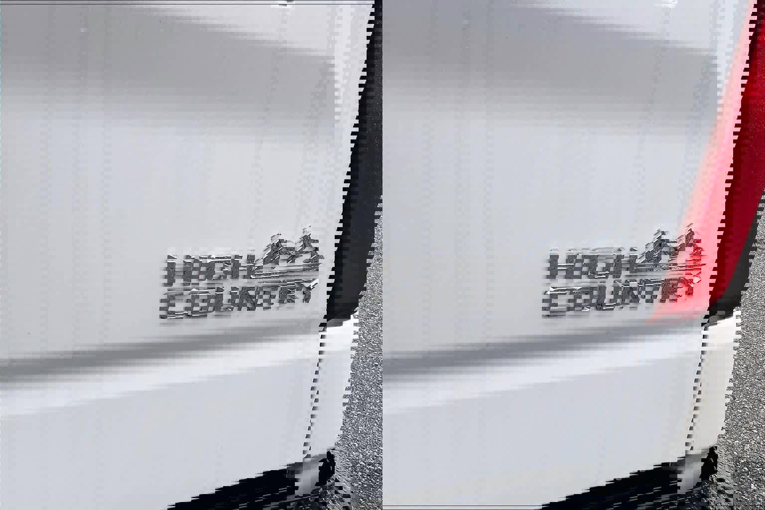 Used 2020 Chevrolet Silverado 1500 High Country w/ Technology Package image 10