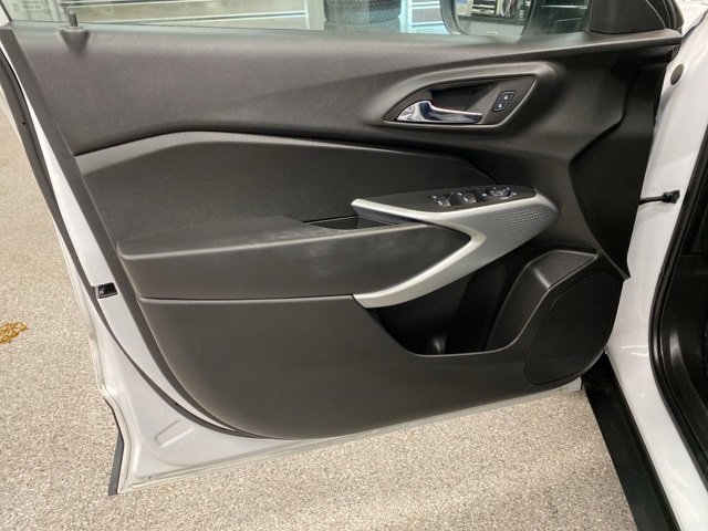 Used 2024 Chevrolet Trax RS w/ Driver Confidence Package image 27