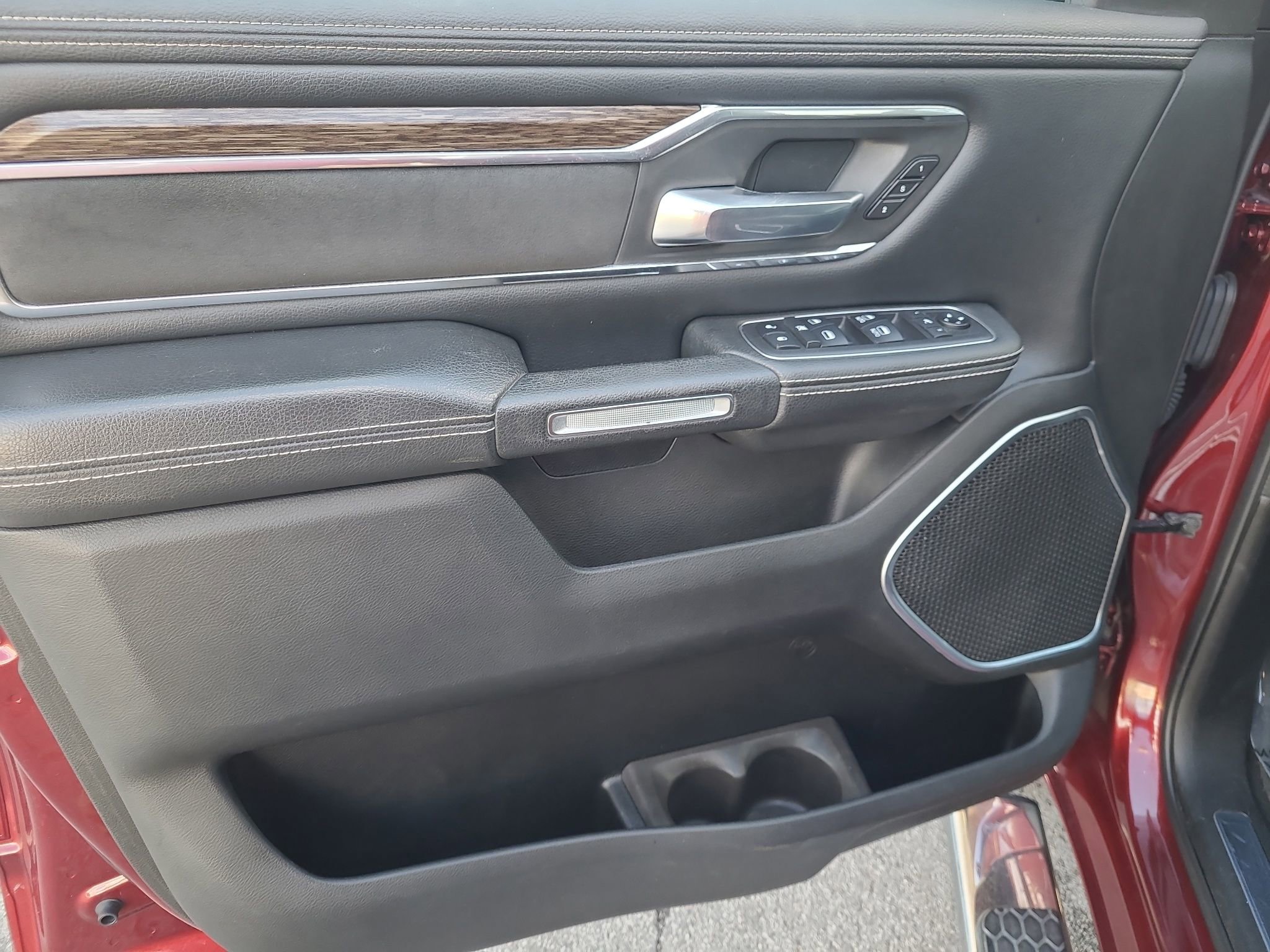 Used 2019 RAM 1500 Laramie image 15