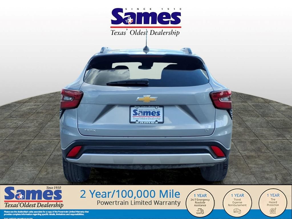 Used 2024 Chevrolet Trax LT w/ Driver Confidence Package FWD image 4