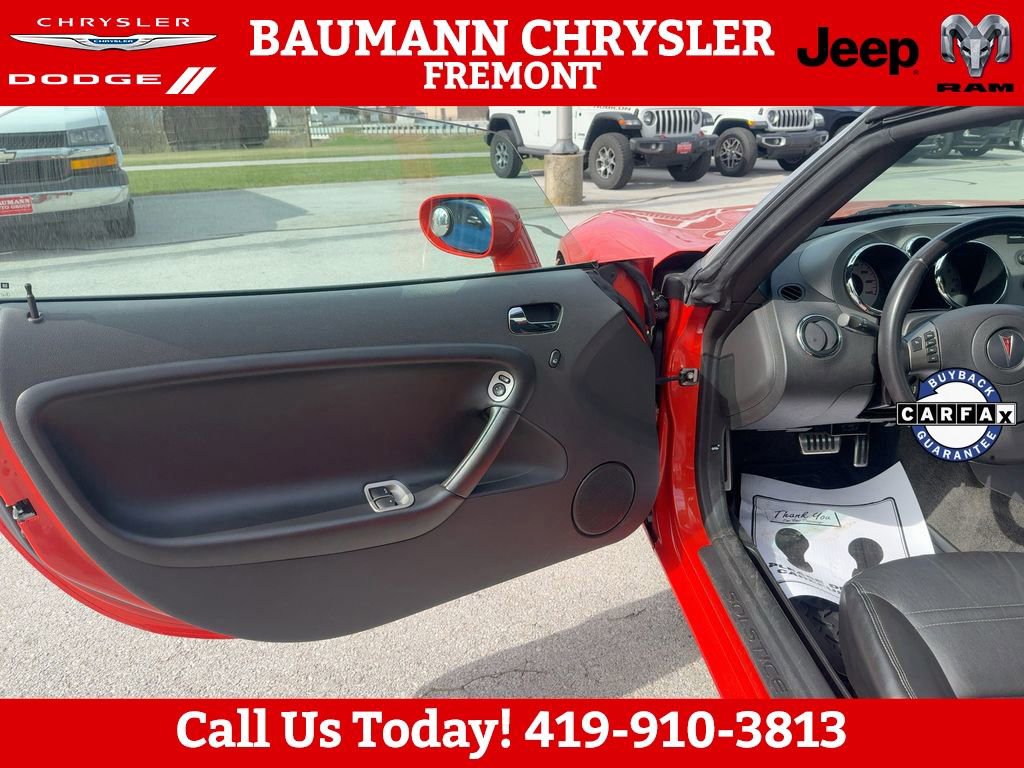 Used 2008 Pontiac Solstice Convertible w/ Premium Package image 5