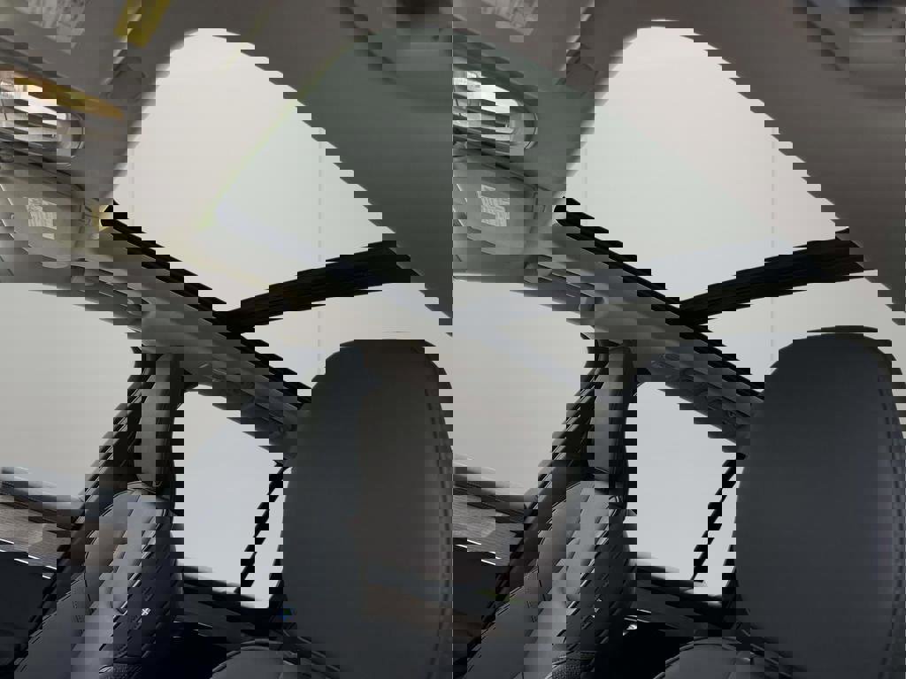 New 2025 Volvo XC90 T8 Plus w/ Protection Package Premier image 18