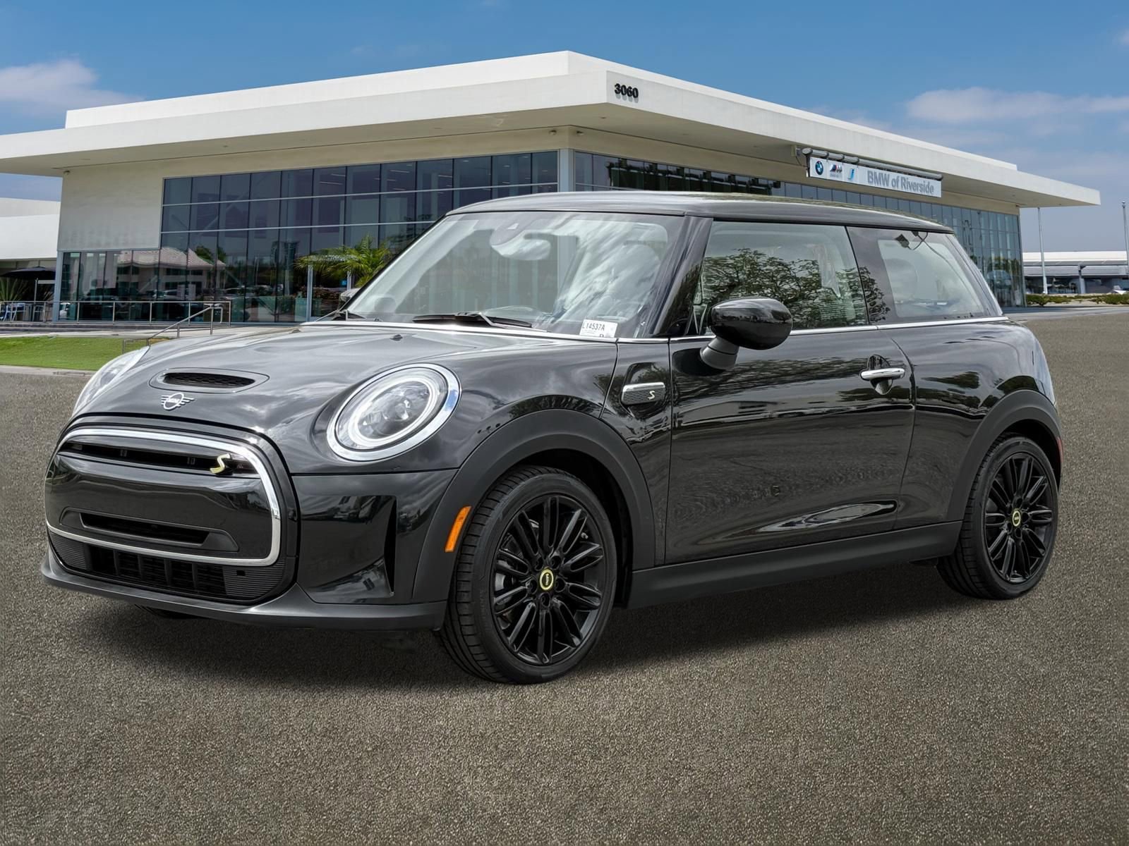 Used 2024 MINI Cooper SE FWD image 5