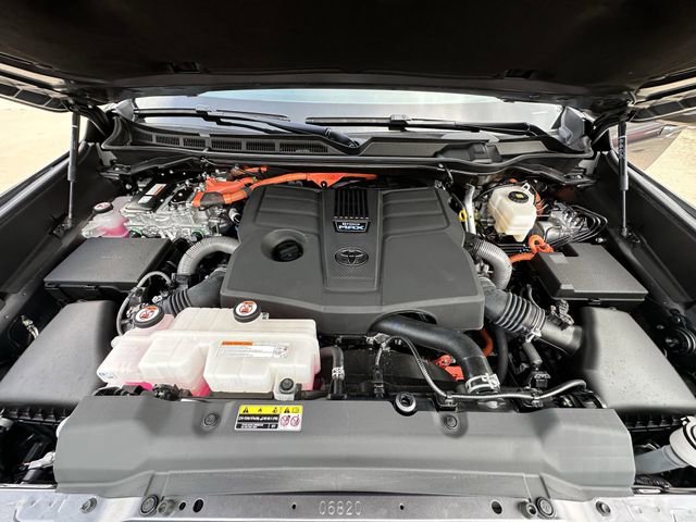 Certified 2024 Toyota Sequoia Platinum image 34