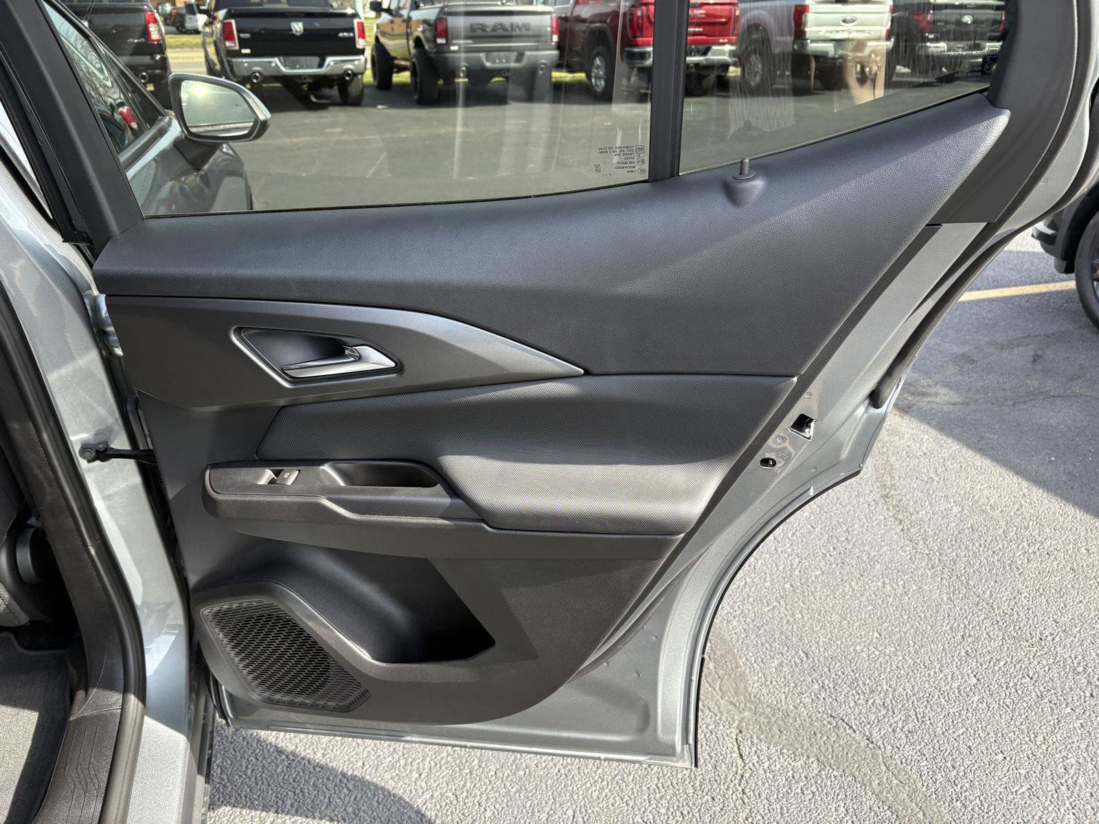Used 2026 Chevrolet Equinox EV LT image 13