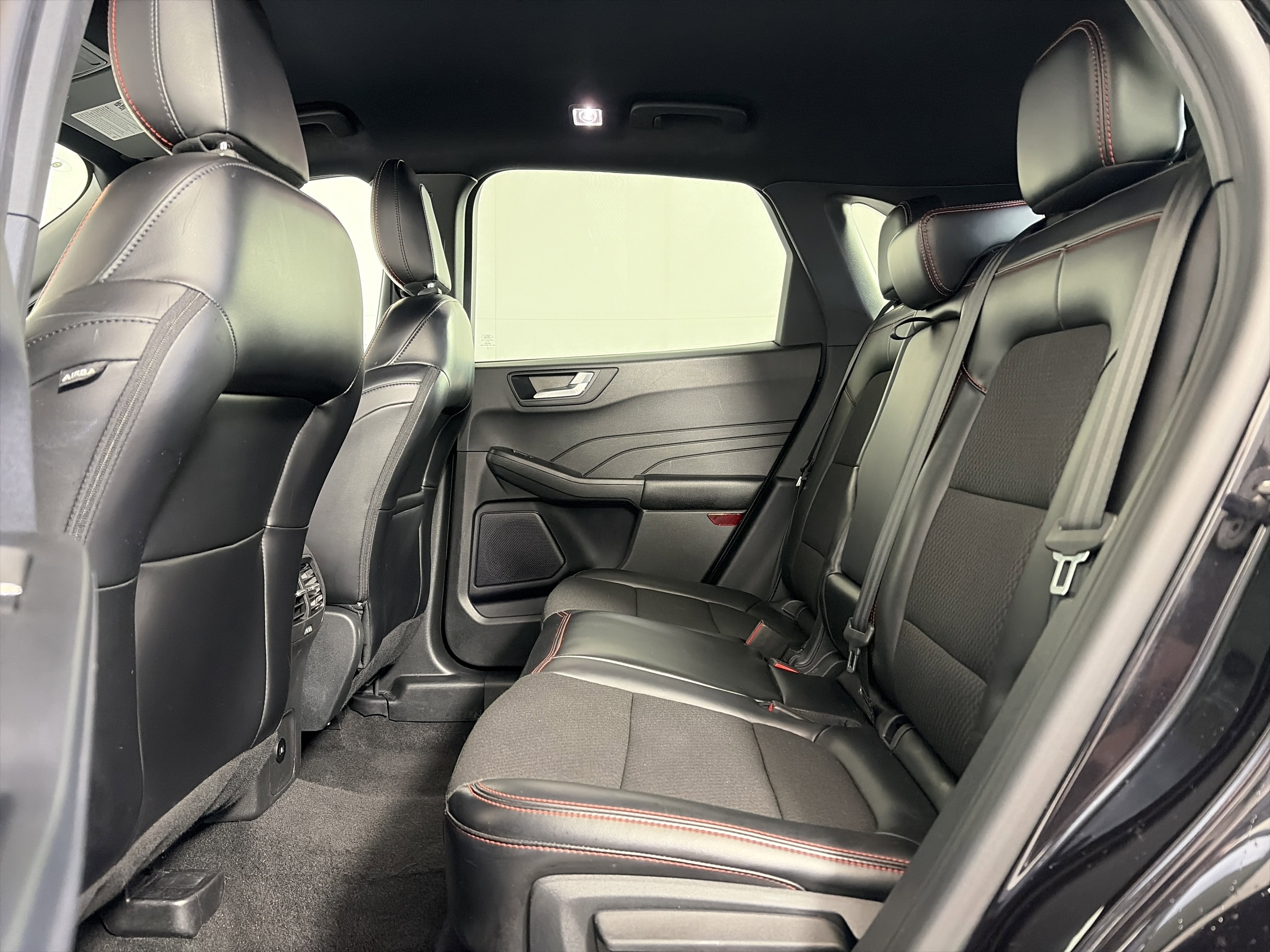 Used 2024 Ford Escape ST-Line image 7