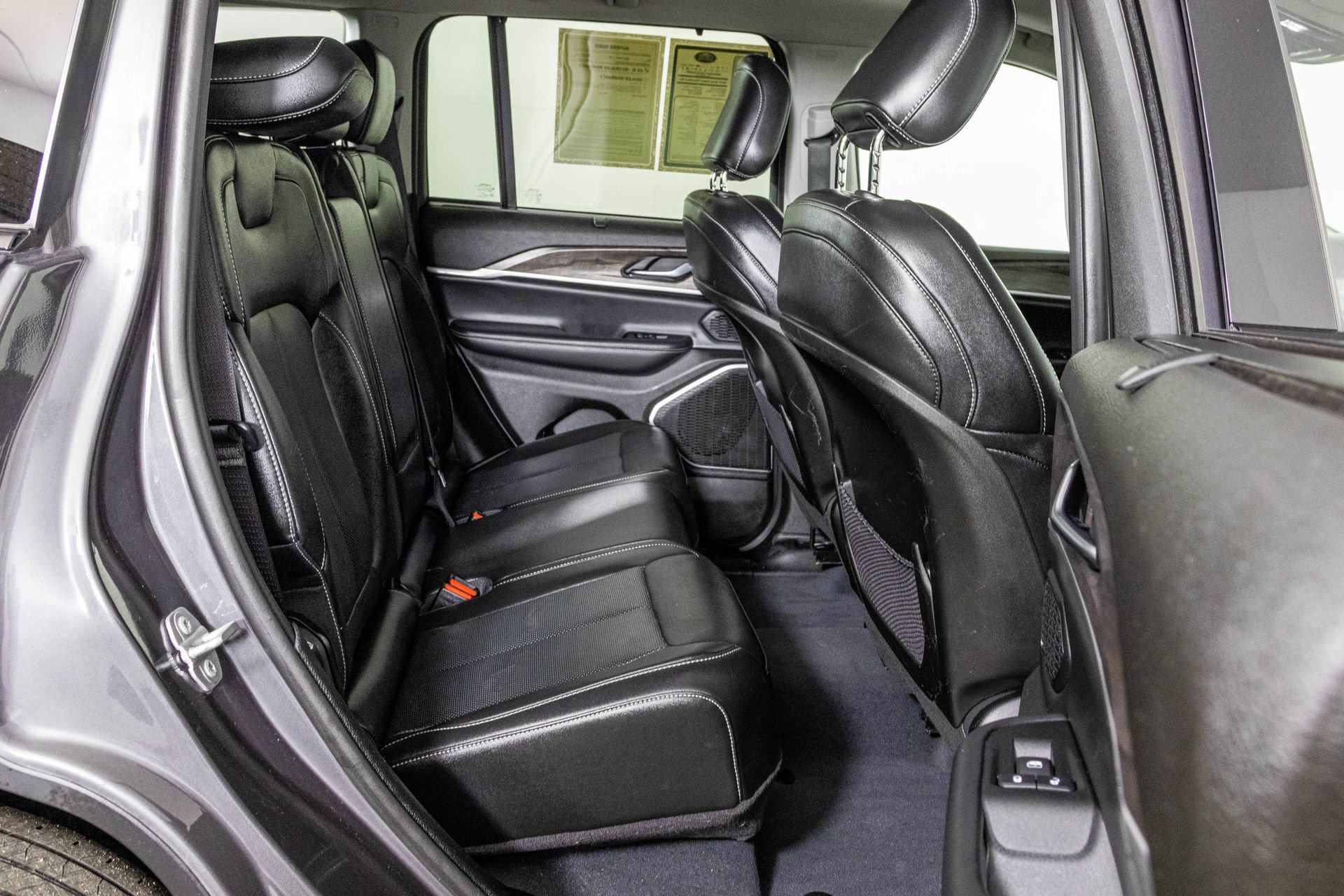 Used 2022 Jeep Grand Cherokee Limited 4xe w/ Luxury Tech Group II AWD/4WD image 48