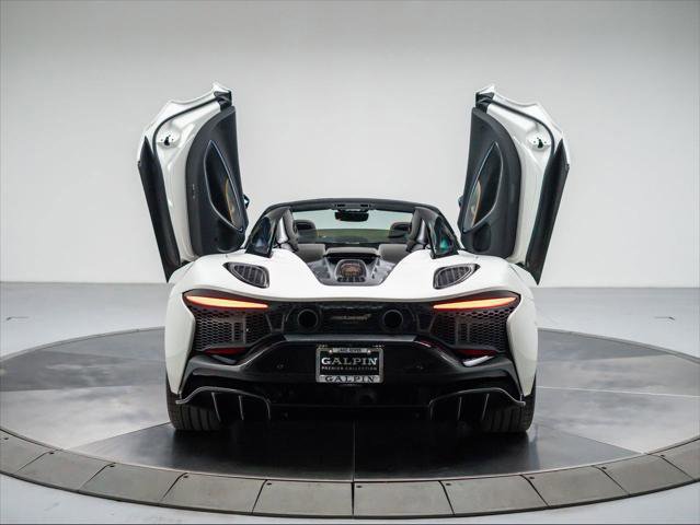 Used 2025 McLaren Artura image 28