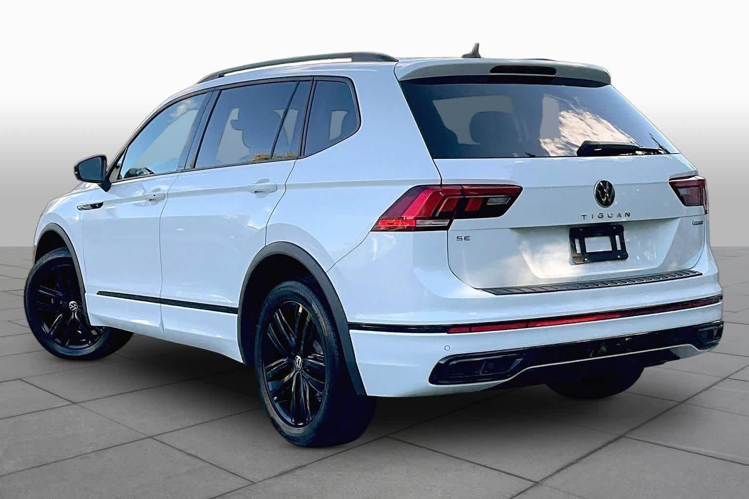 Used 2022 Volkswagen Tiguan SE R-Line AWD/4WD image 11