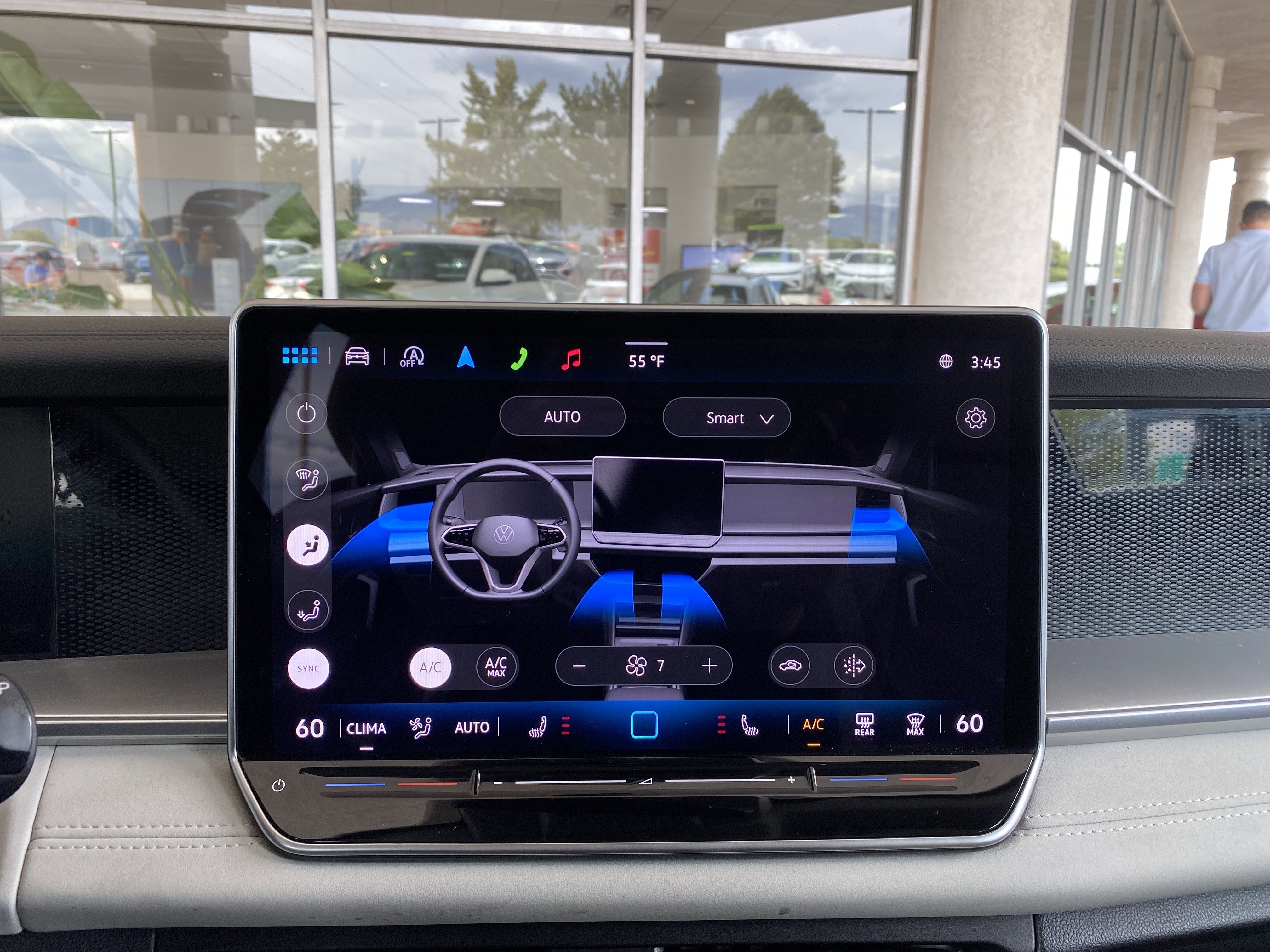 Used 2025 Volkswagen Tiguan SE w/ Panoramic Sunroof Package AWD/4WD image 26