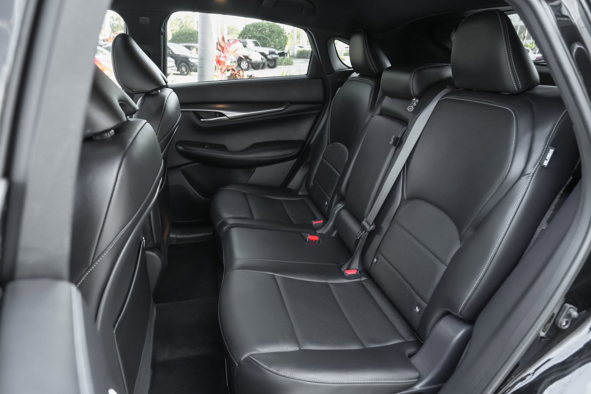 Used 2025 INFINITI QX55 Luxe w/ Cargo Package image 32