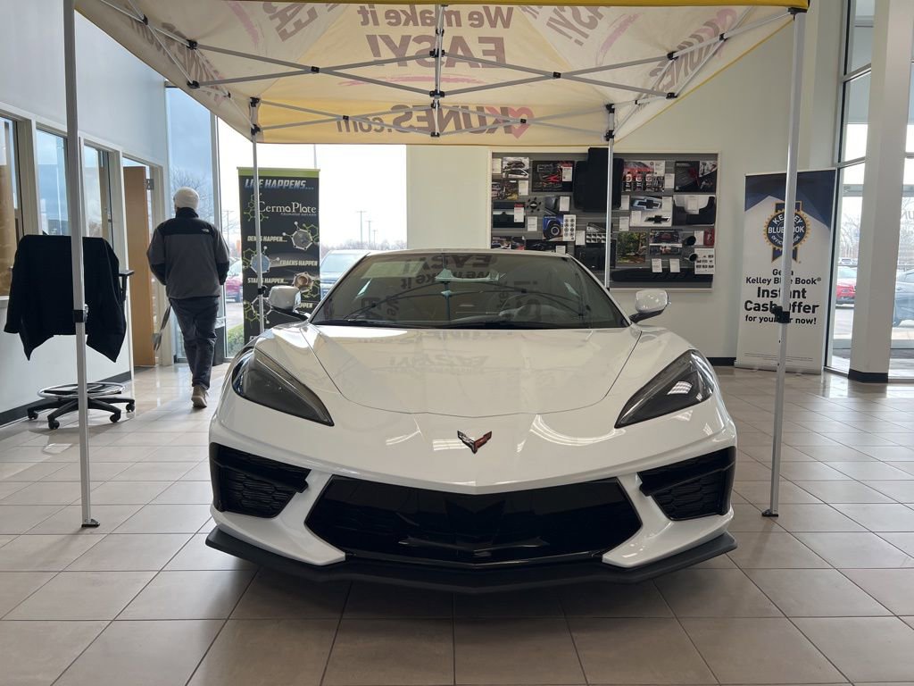 Used 2025 Chevrolet Corvette Stingray Coupe w/ 1LT image 2