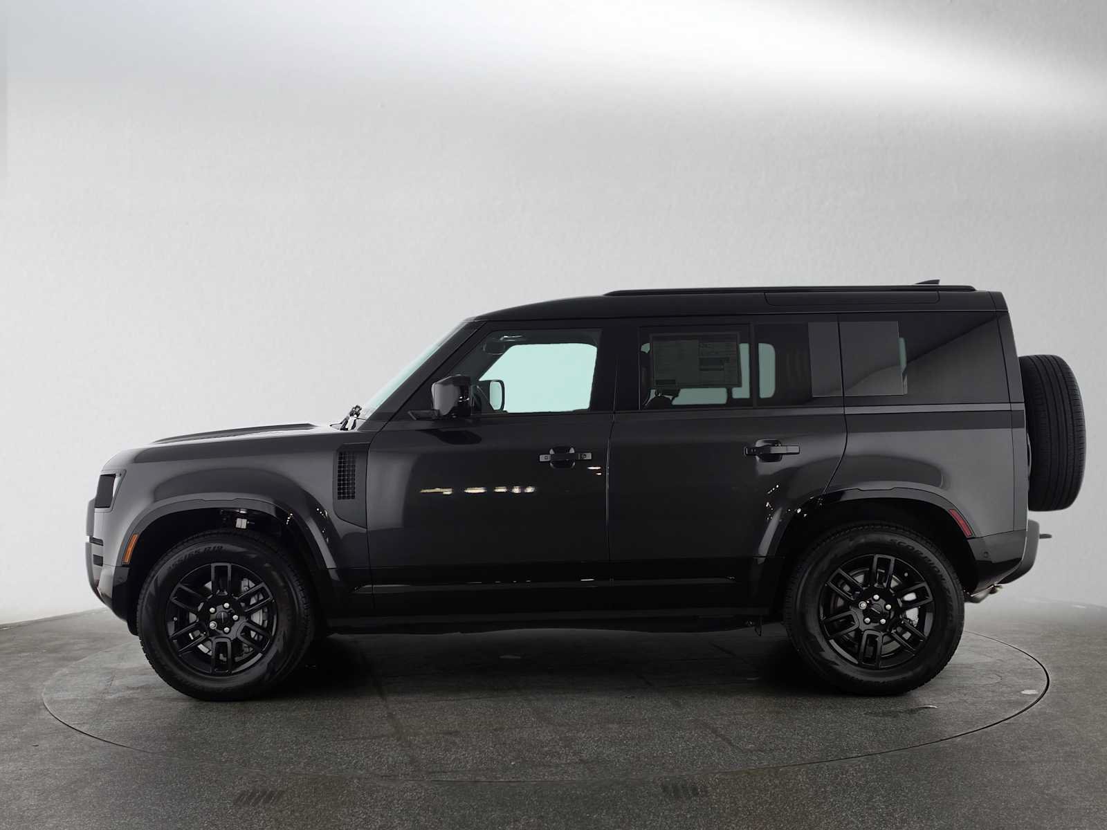 New 2026 Land Rover Defender 110 X-Dynamic SE AWD/4WD image 2