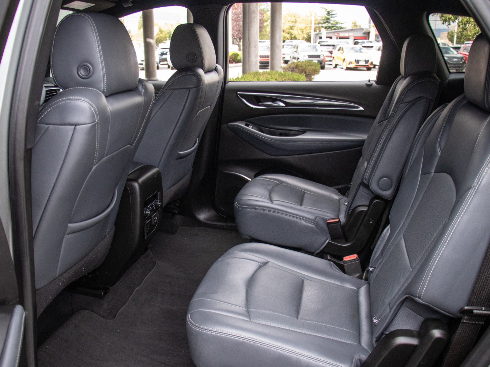 Used 2024 Buick Enclave Premium image 22