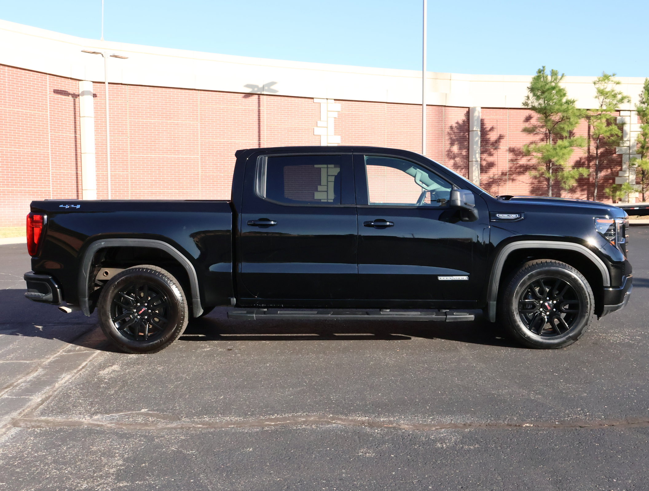 Used 2024 GMC Sierra 1500 Elevation image 31