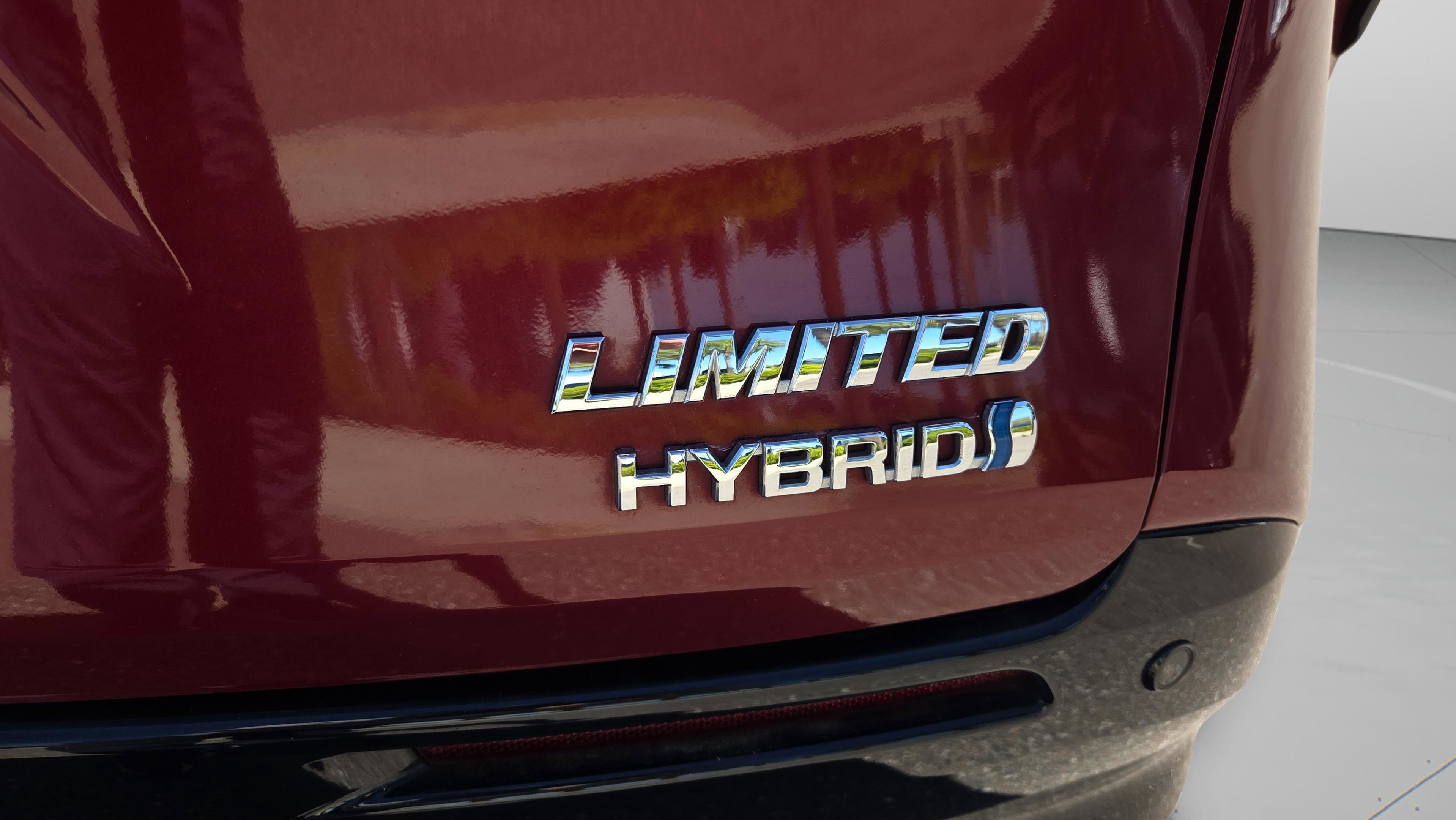 Certified 2023 Toyota Sienna Limited image 12