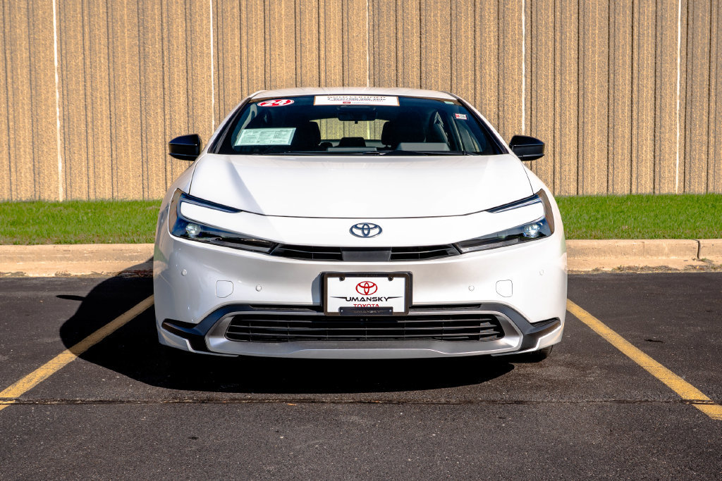 Used 2024 Toyota Prius Prime FWD image 3