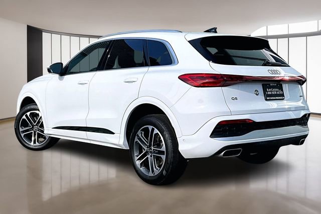 Used 2025 Audi Q5 Premium w/ Convenience Package image 4