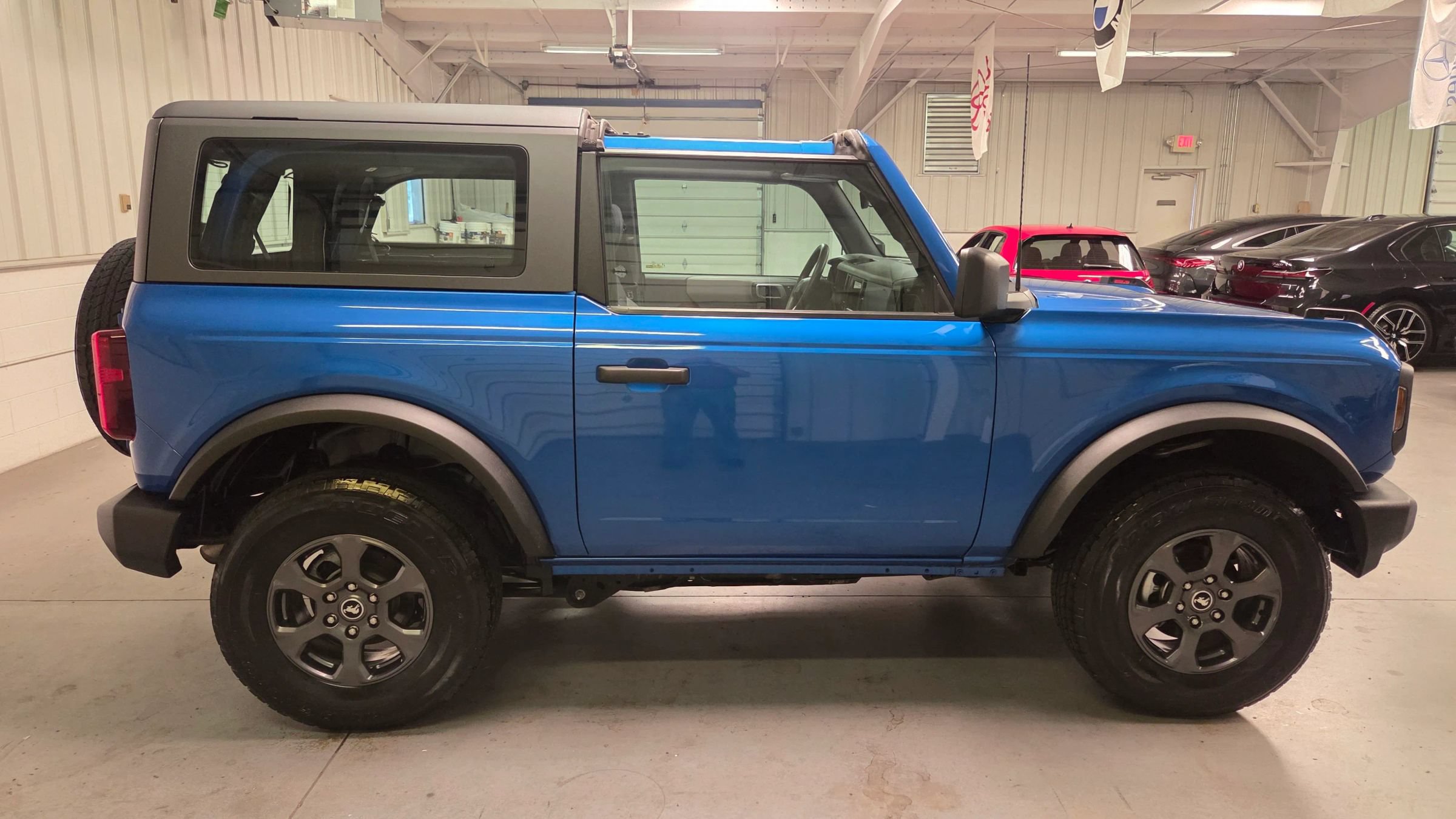 Used 2021 Ford Bronco 2-Door AWD/4WD image 9