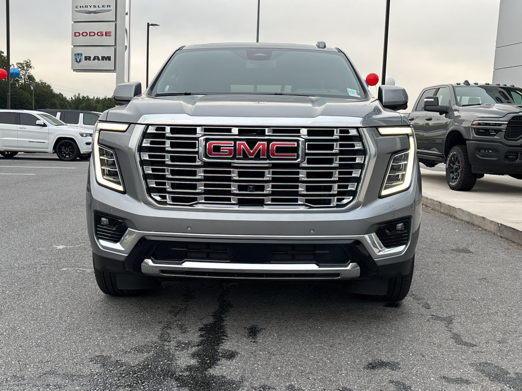 Used 2026 GMC Yukon Denali w/ Sun & Power Step Package AWD/4WD image 2