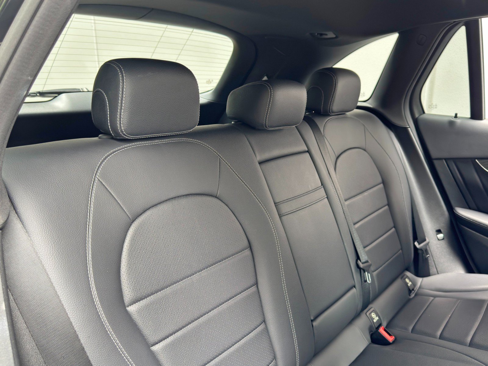 Used 2018 Mercedes-Benz GLC 350e 4MATIC image 36