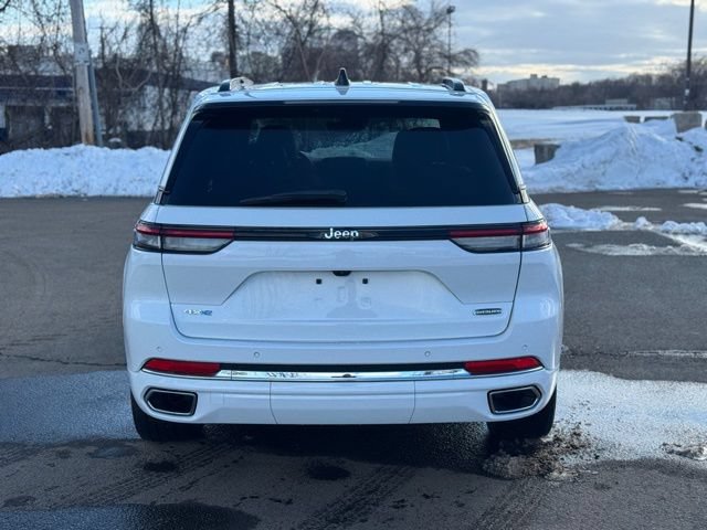 Used 2024 Jeep Grand Cherokee Overland w/ Trailer Tow Package AWD/4WD image 4