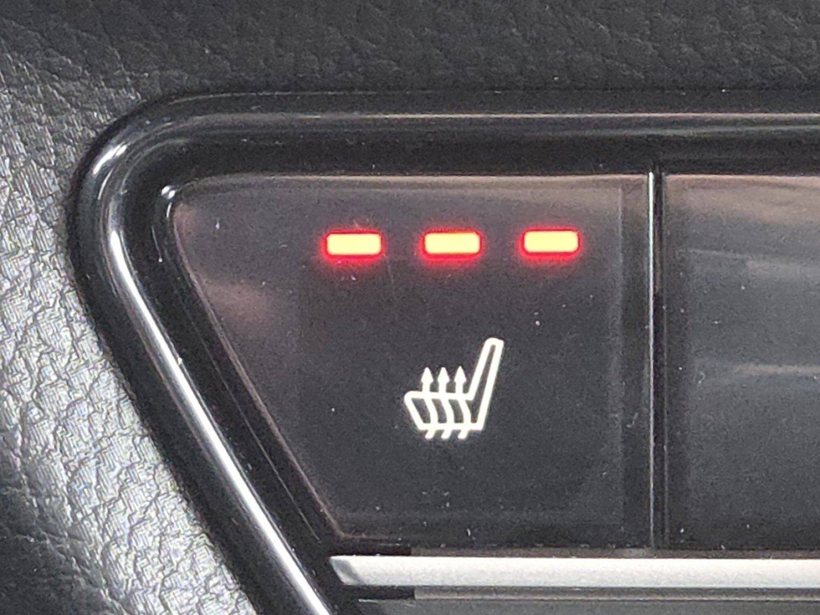 Used 2023 Honda HR-V EX-L image 6