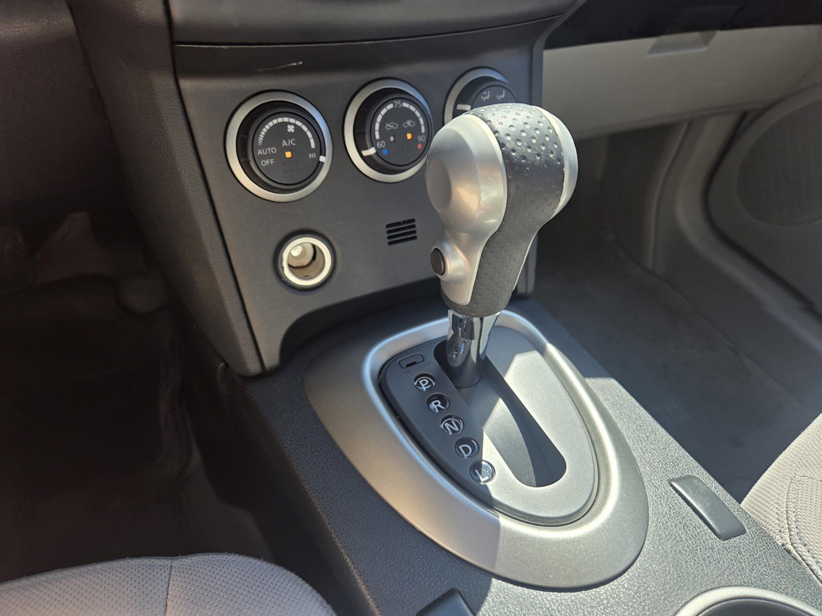 Used 2013 Nissan Rogue SV w/ Premium Pkg AWD/4WD image 17