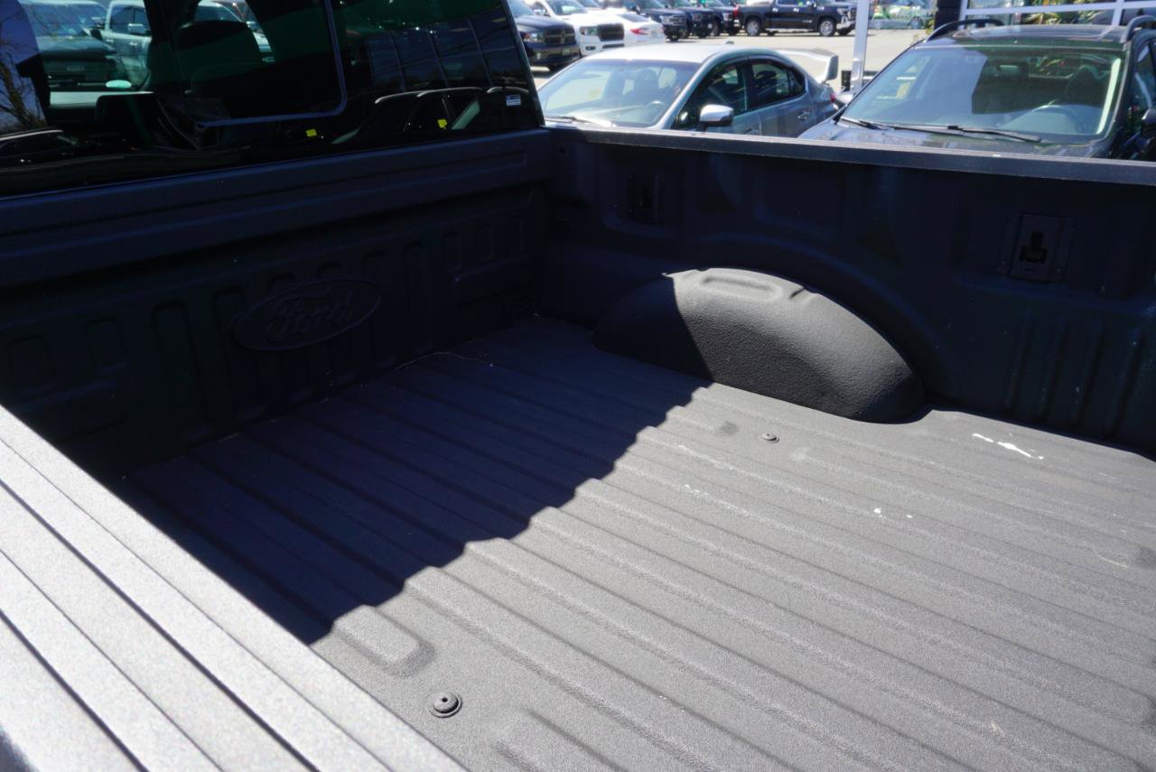 Used 2018 Ford F150 Platinum w/ Equipment Group 701A Luxury image 8