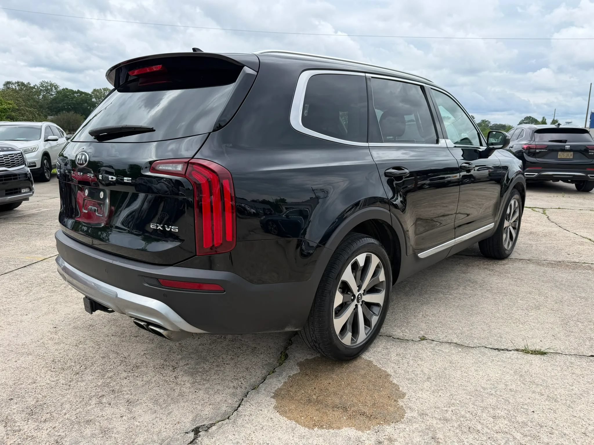 Used 2021 Kia Telluride EX w/ EX Premium Package FWD image 5