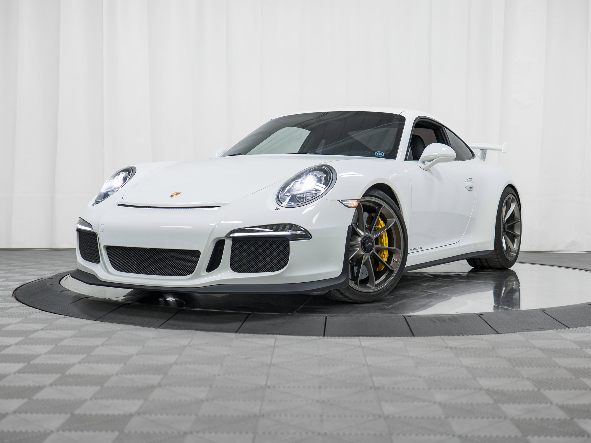 Certified 2014 Porsche 911 GT3 image 32
