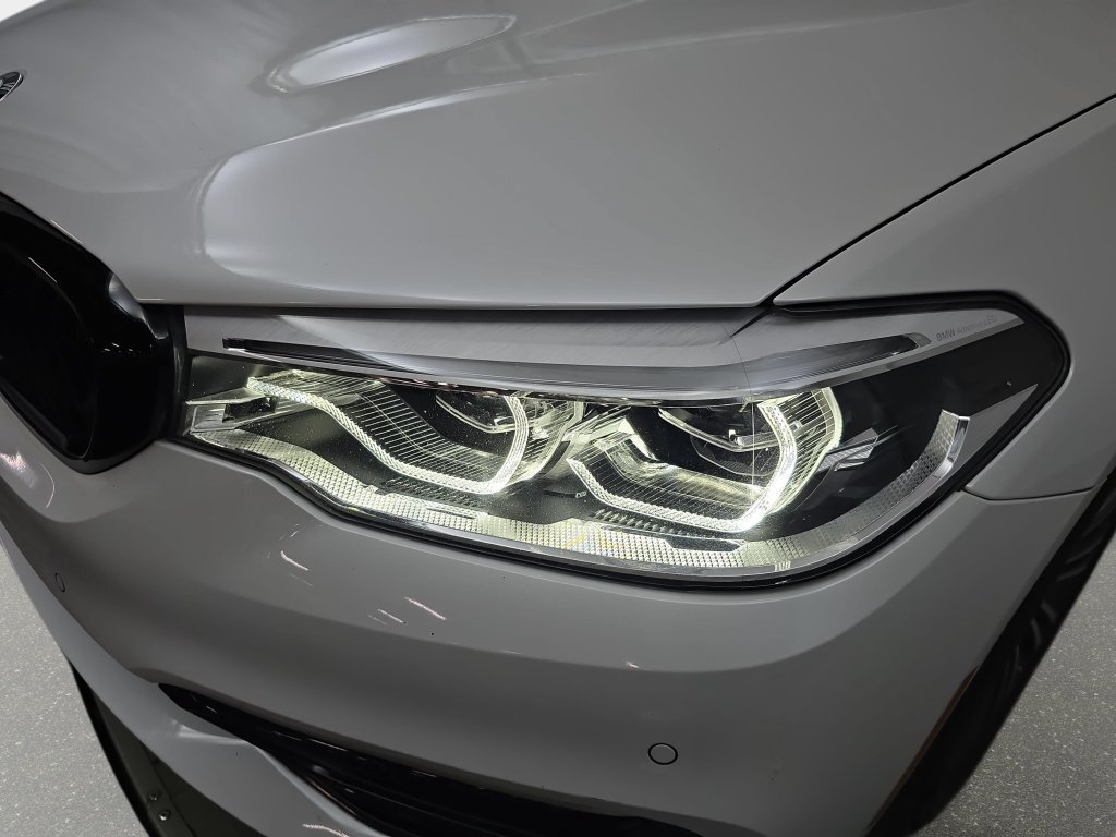 Used 2019 BMW 530e xDrive w/ Convenience Package AWD/4WD image 32