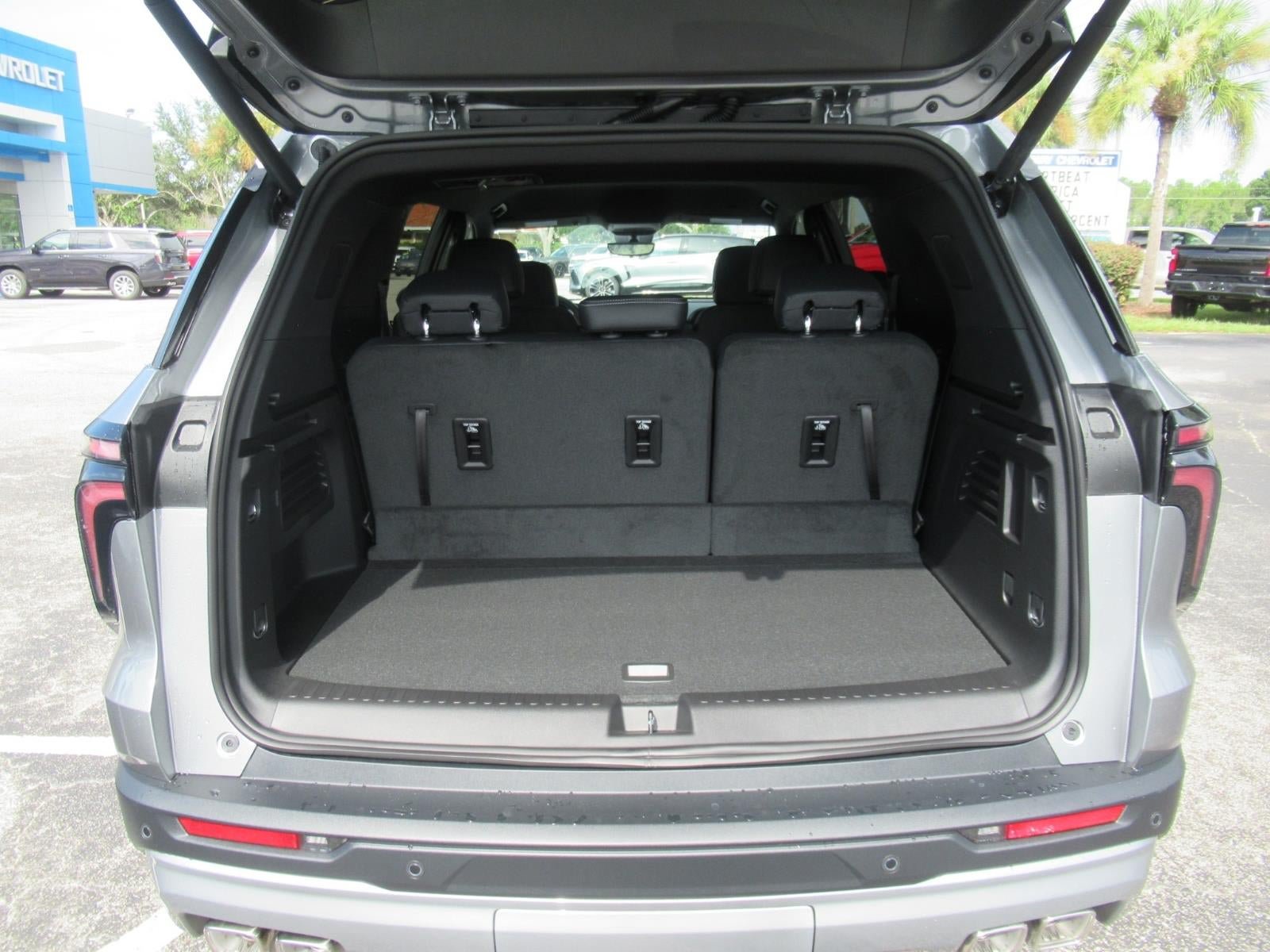 New 2027 Chevrolet Traverse LT w/ Driver Confidence Package FWD image 37