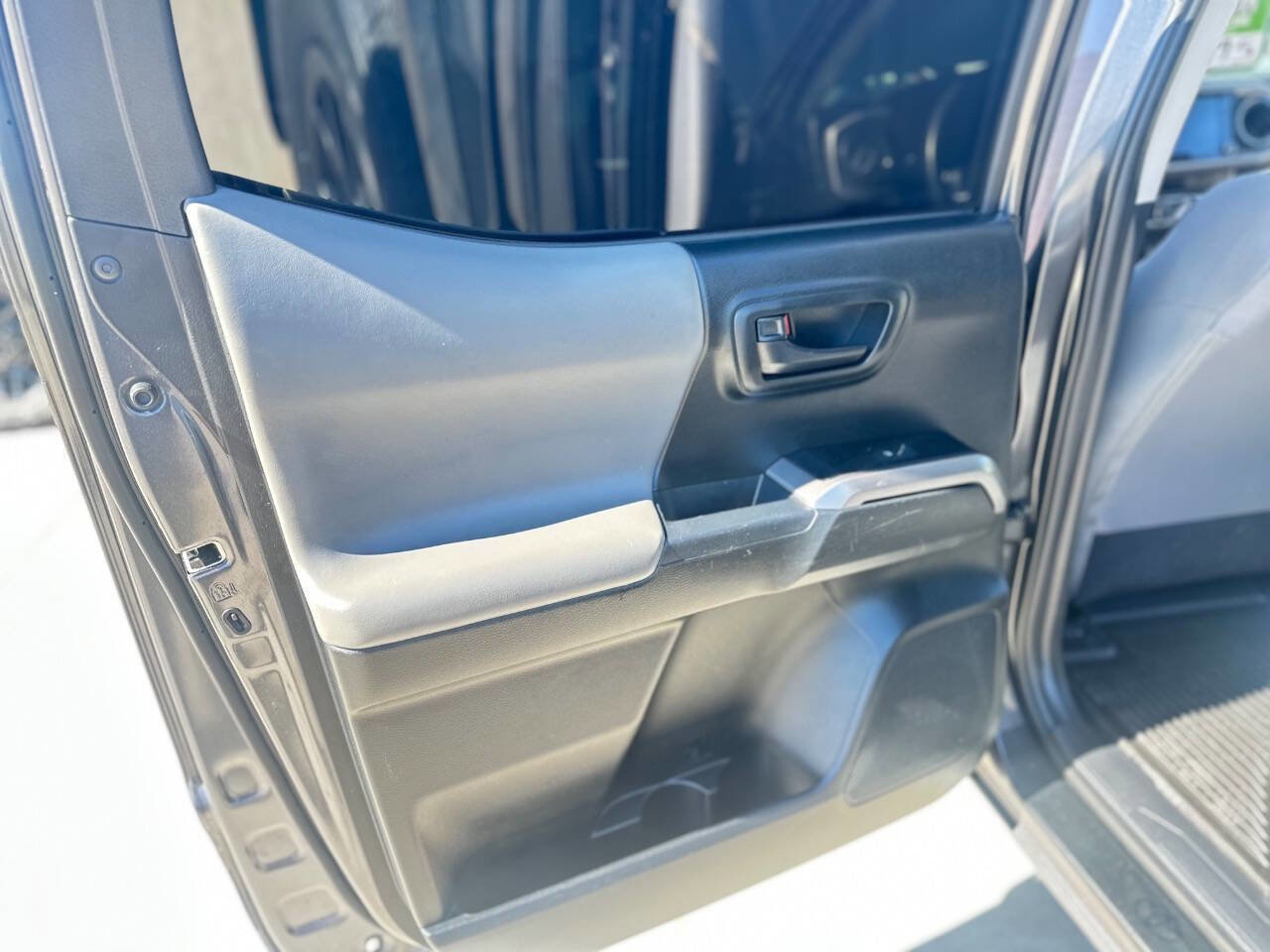 Used 2021 Toyota Tacoma SR5 w/ Blackout Package (TMS) image 19