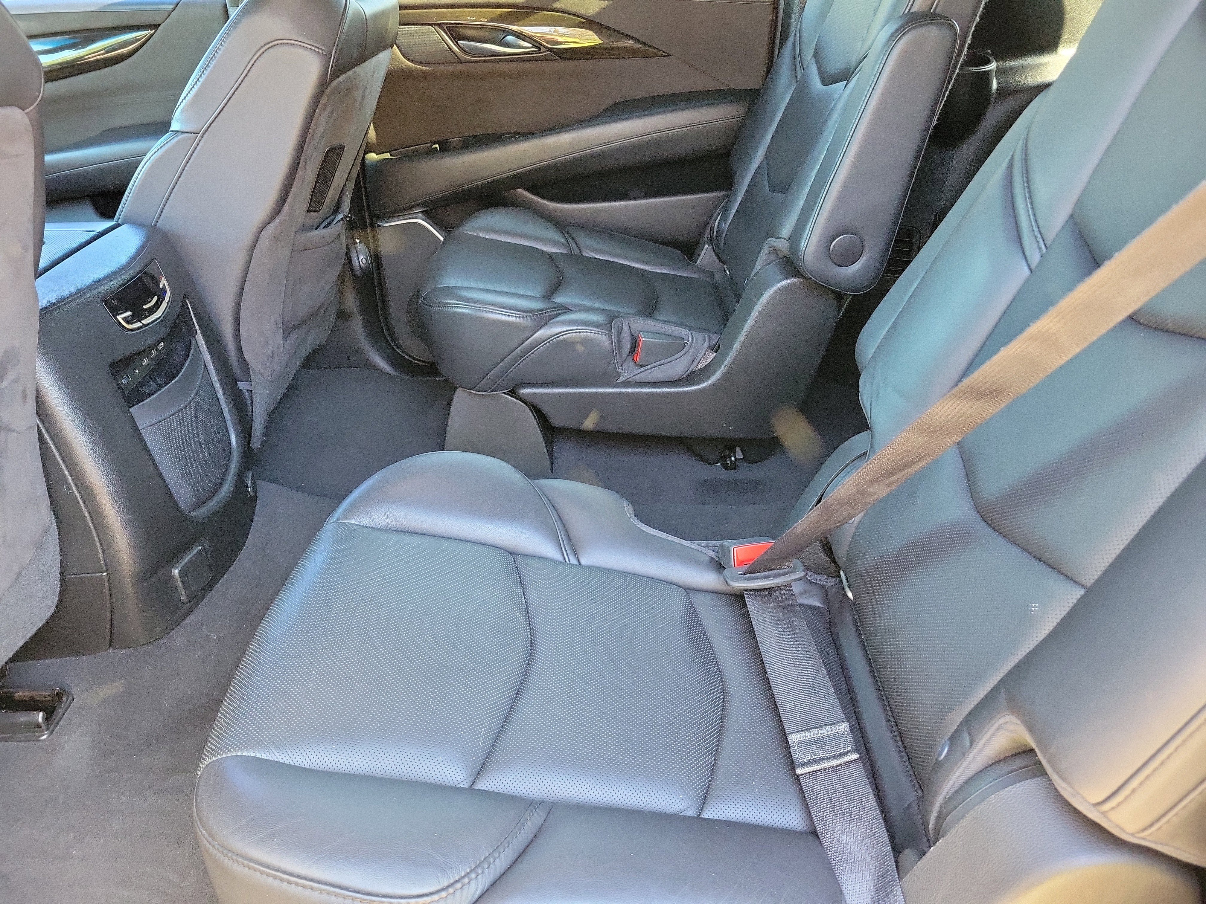 Used 2018 Cadillac Escalade ESV Platinum image 6