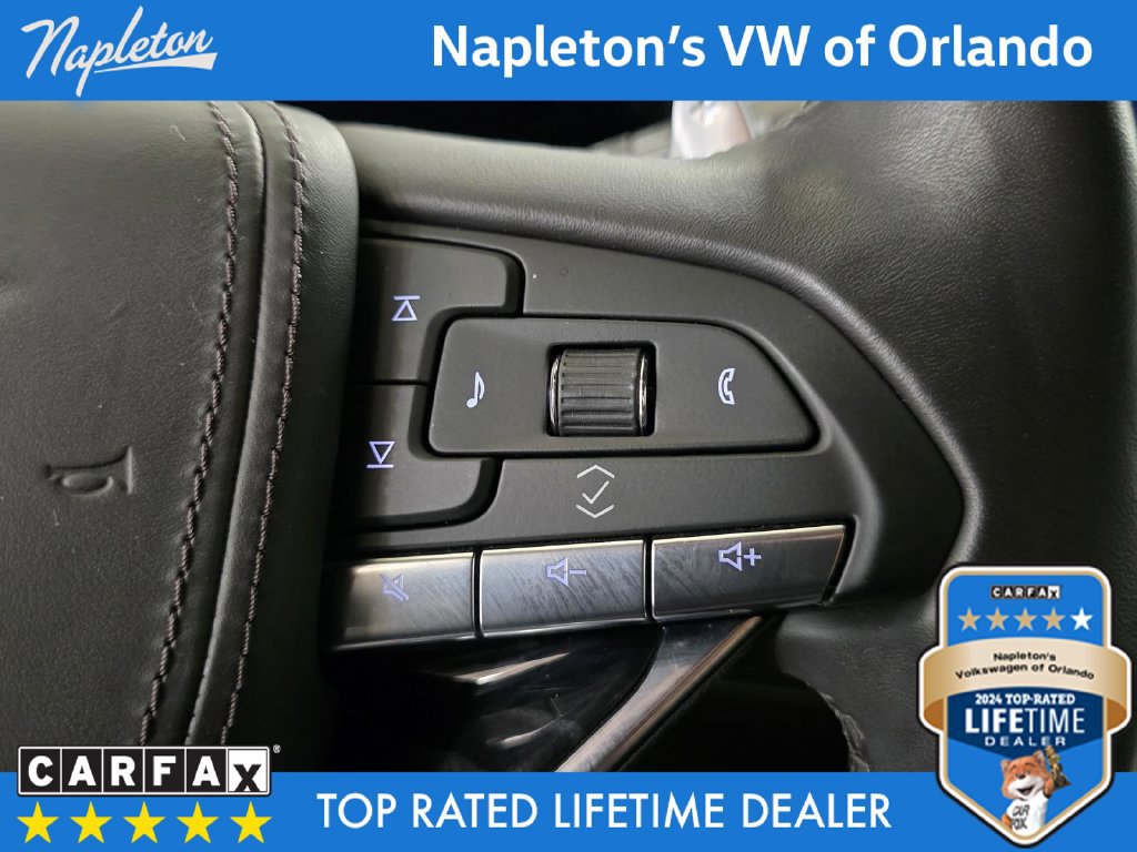 Used 2023 Cadillac Escalade V w/ LPO, ONYX Package AWD/4WD image 32