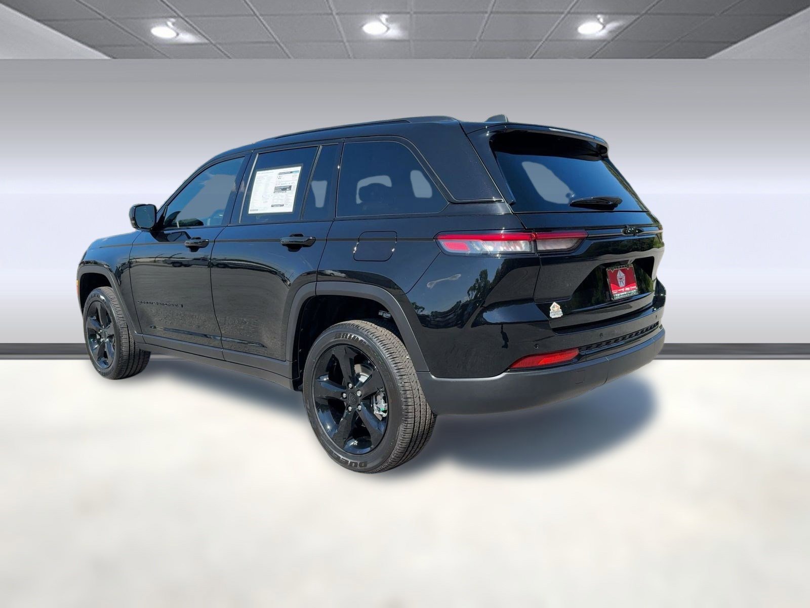 New 2025 Jeep Grand Cherokee Altitude image 3