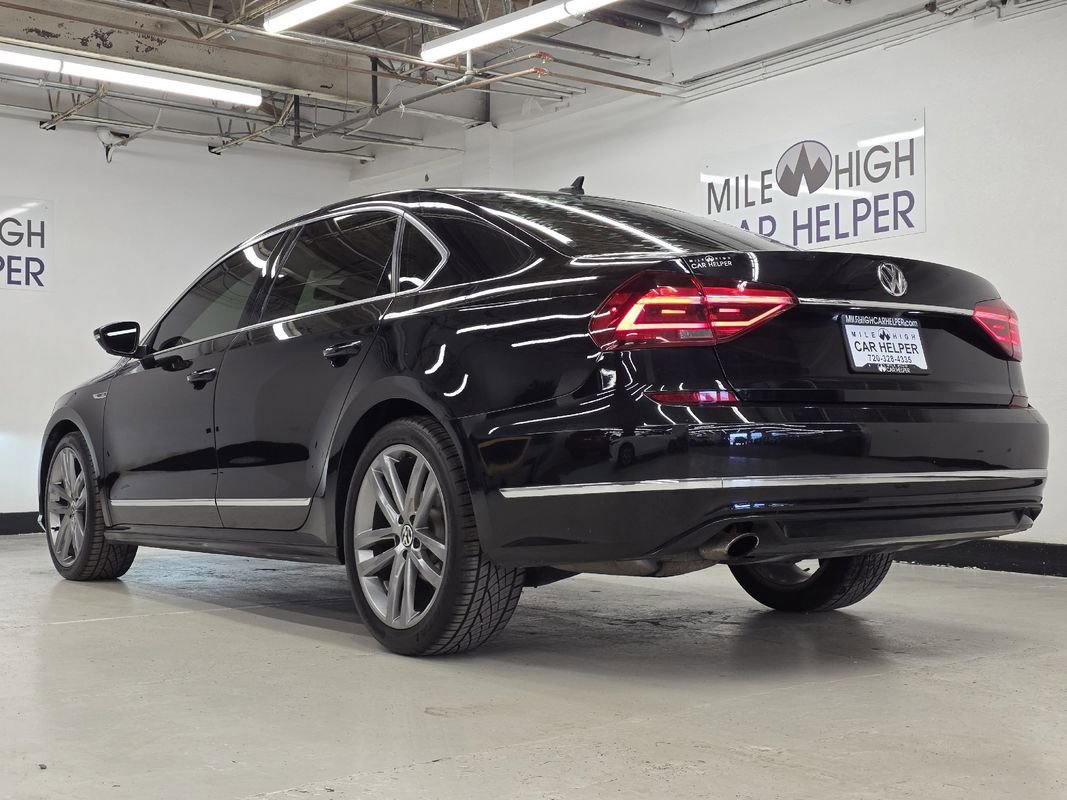 Used 2017 Volkswagen Passat 1.8T R-Line w/ R-Line Lighting Package image 25