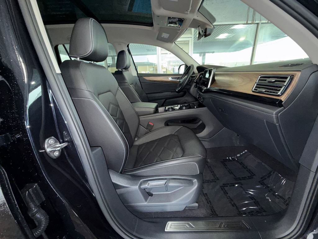 Used 2025 Volkswagen Atlas SE w/ Panoramic Sunroof Package image 25